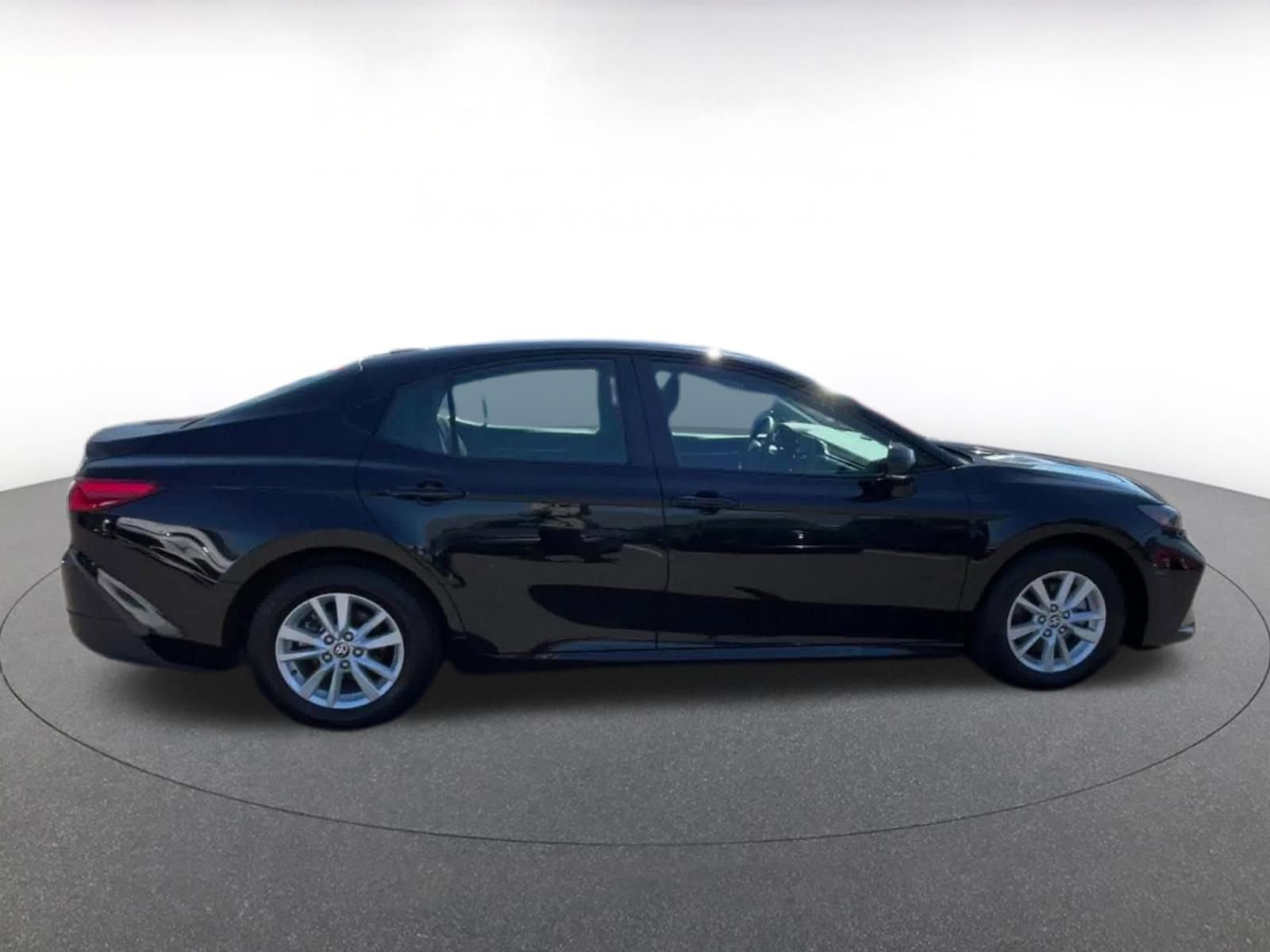 Thumbnail: 2025 Toyota Camry - 16