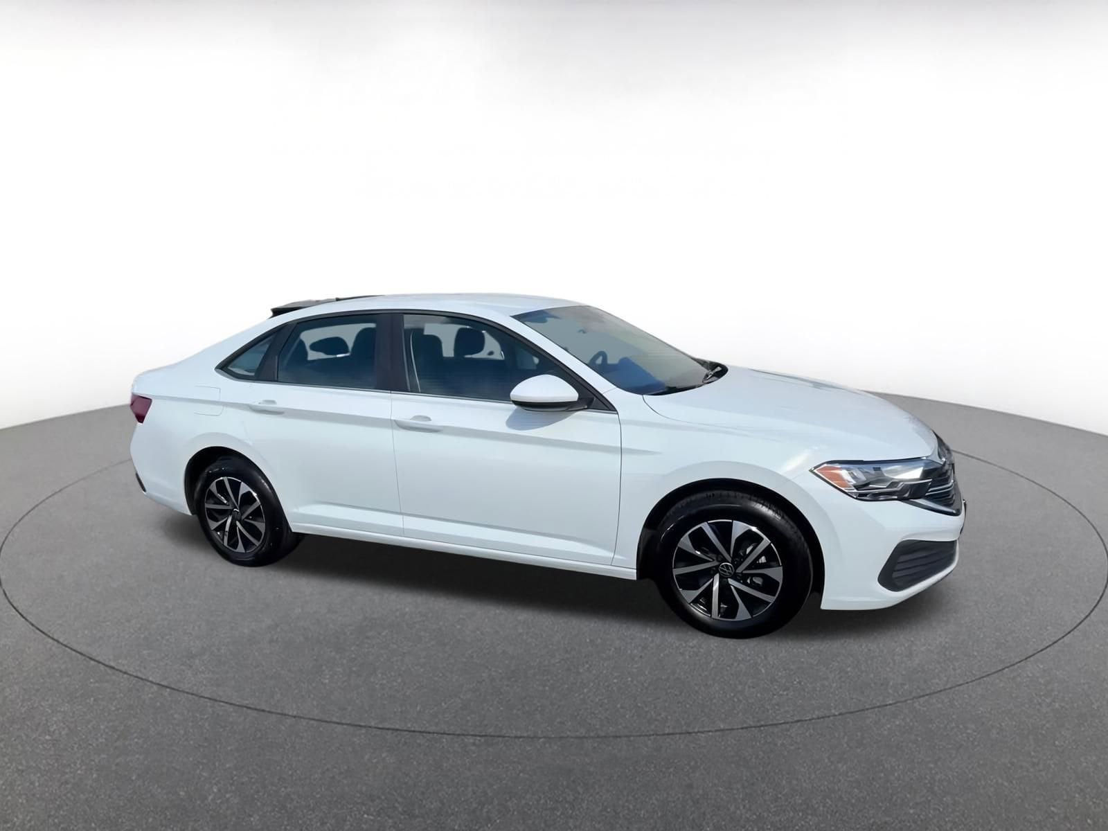 Thumbnail: 2024 Volkswagen Jetta - 2