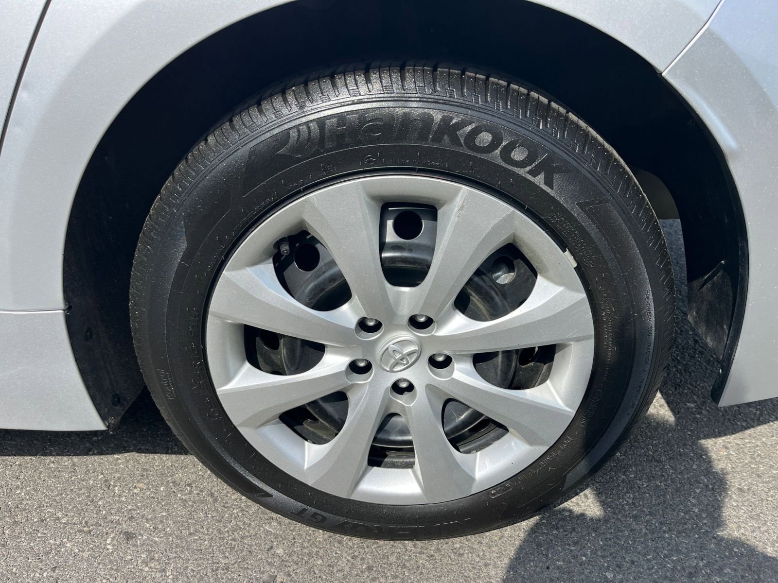 Thumbnail: 2025 Toyota Corolla - 29