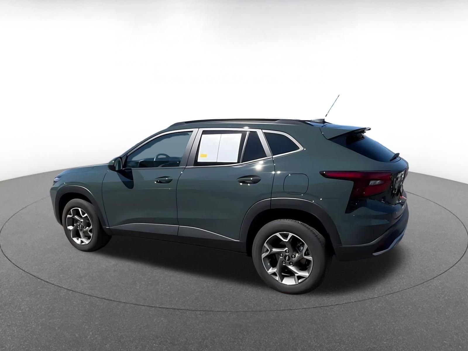 Thumbnail: 2025 Chevrolet Trax - 10