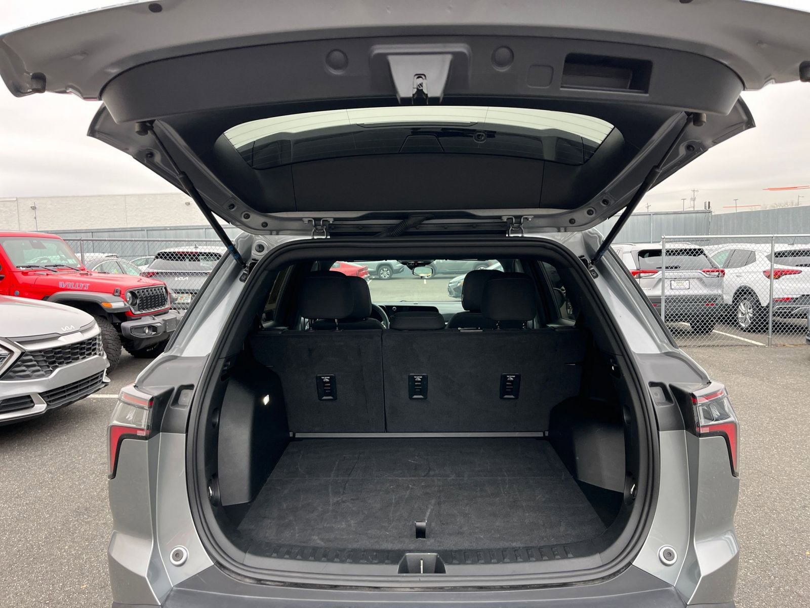 Thumbnail: 2025 Chevrolet Equinox - 30