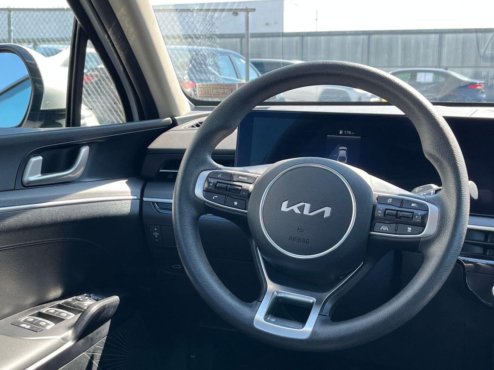 Thumbnail: 2025 Kia K5 - 28