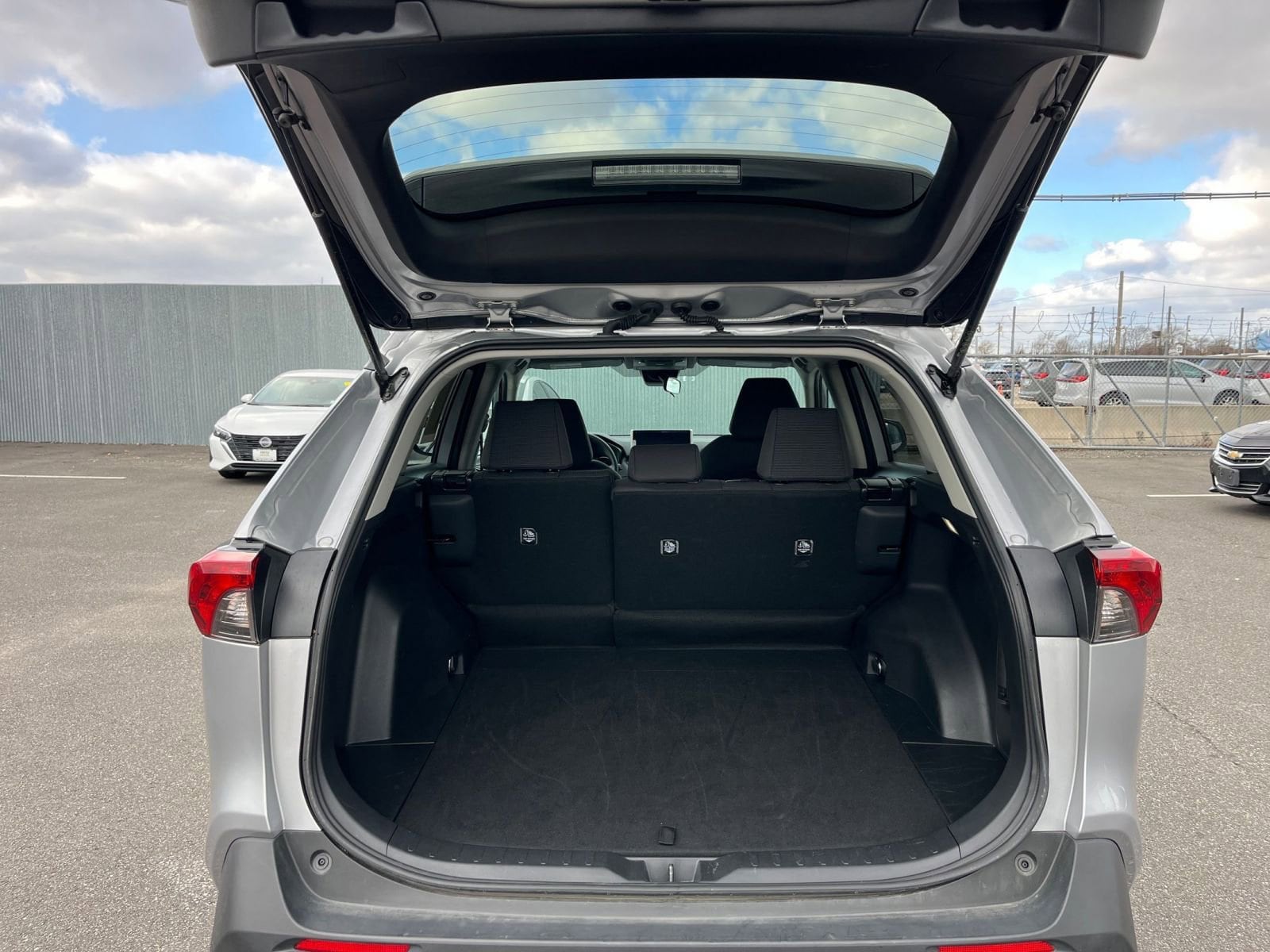 Thumbnail: 2025 Toyota RAV4 - 30