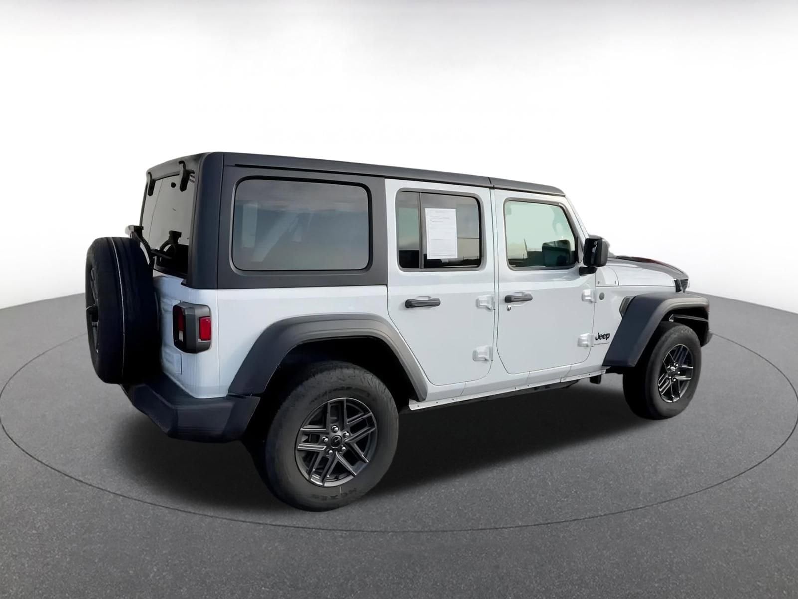 Thumbnail: 2025 Jeep Wrangler - 15