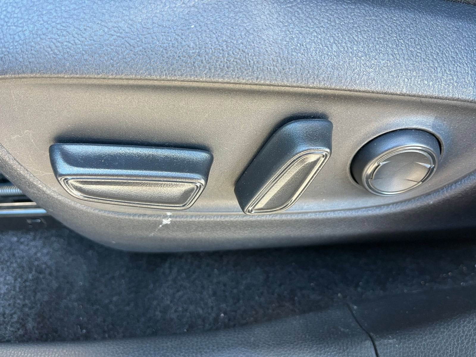 Thumbnail: 2025 Toyota RAV4 - 23