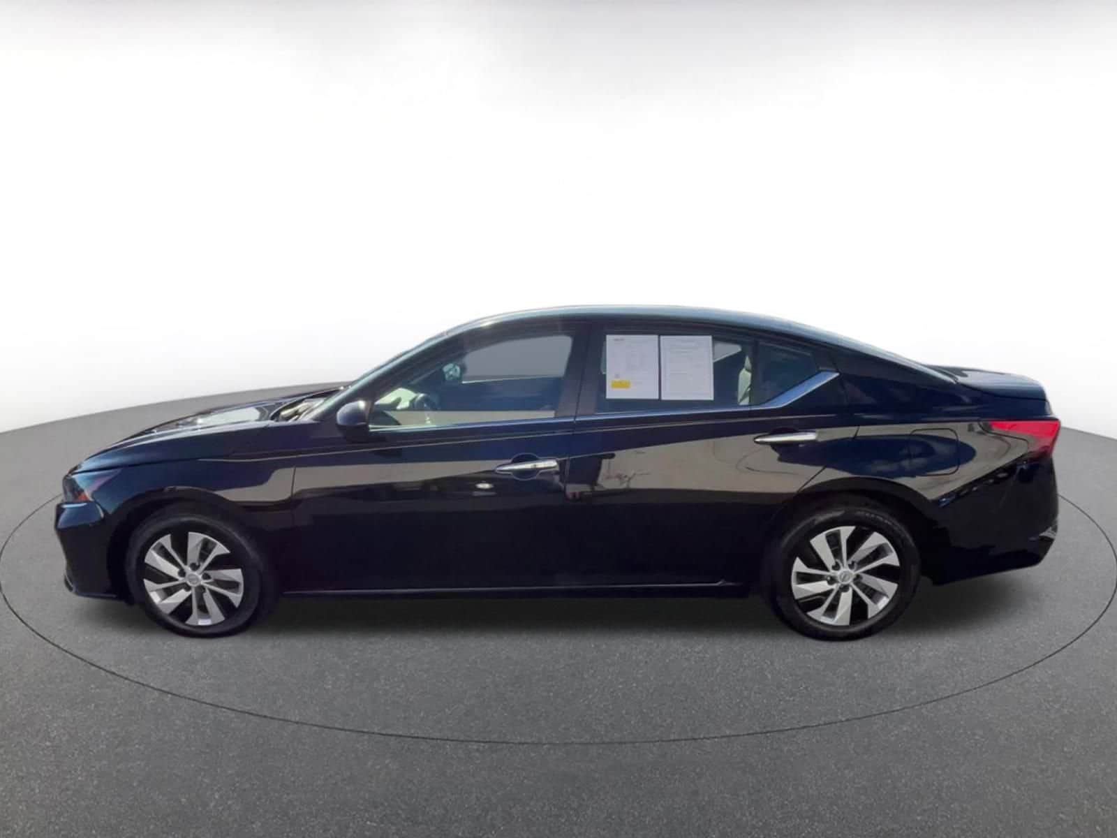 Thumbnail: 2023 Nissan Altima - 8