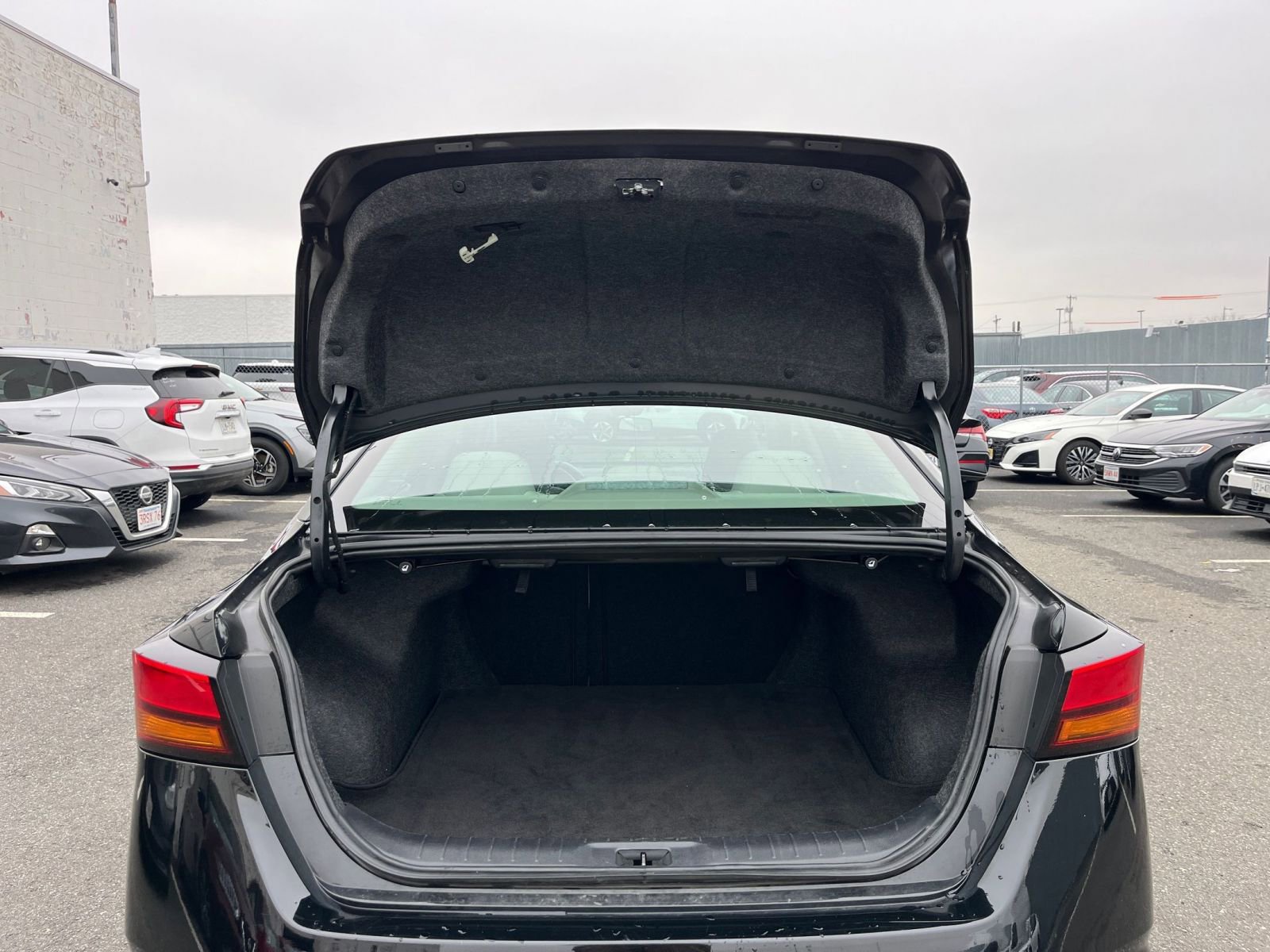 Thumbnail: 2025 Nissan Altima - 32