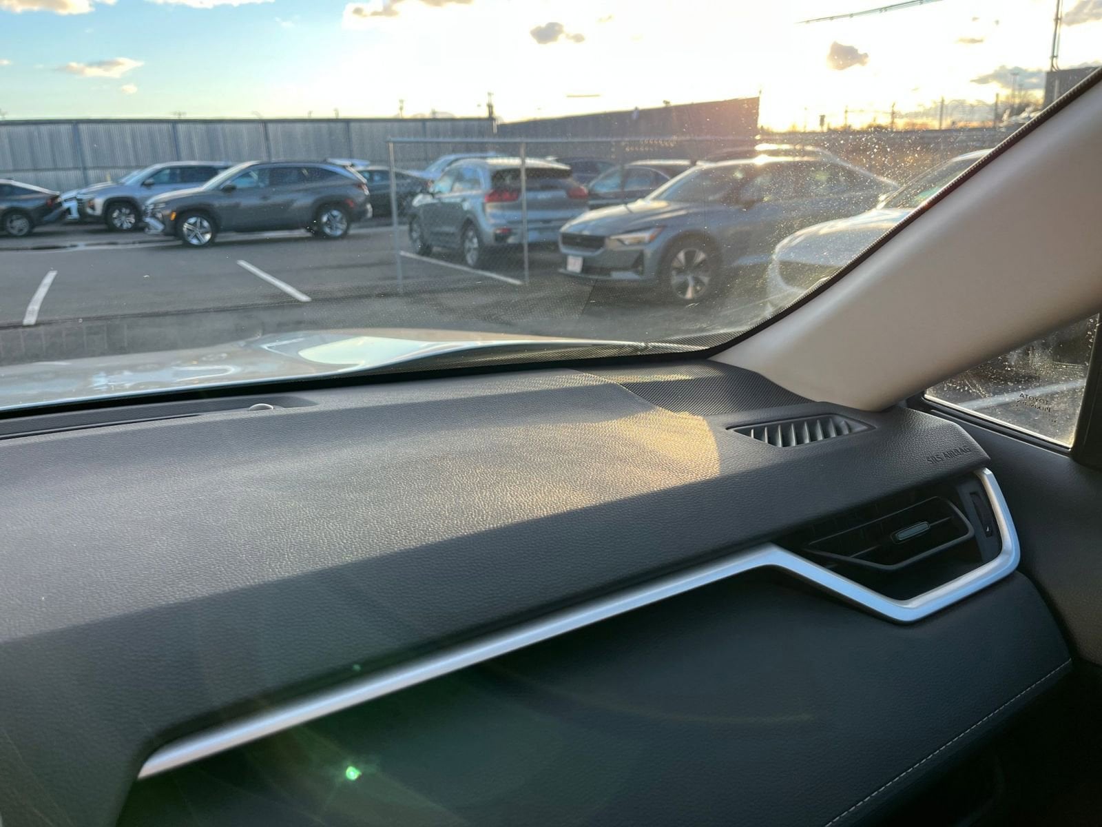 Thumbnail: 2025 Toyota RAV4 - 34