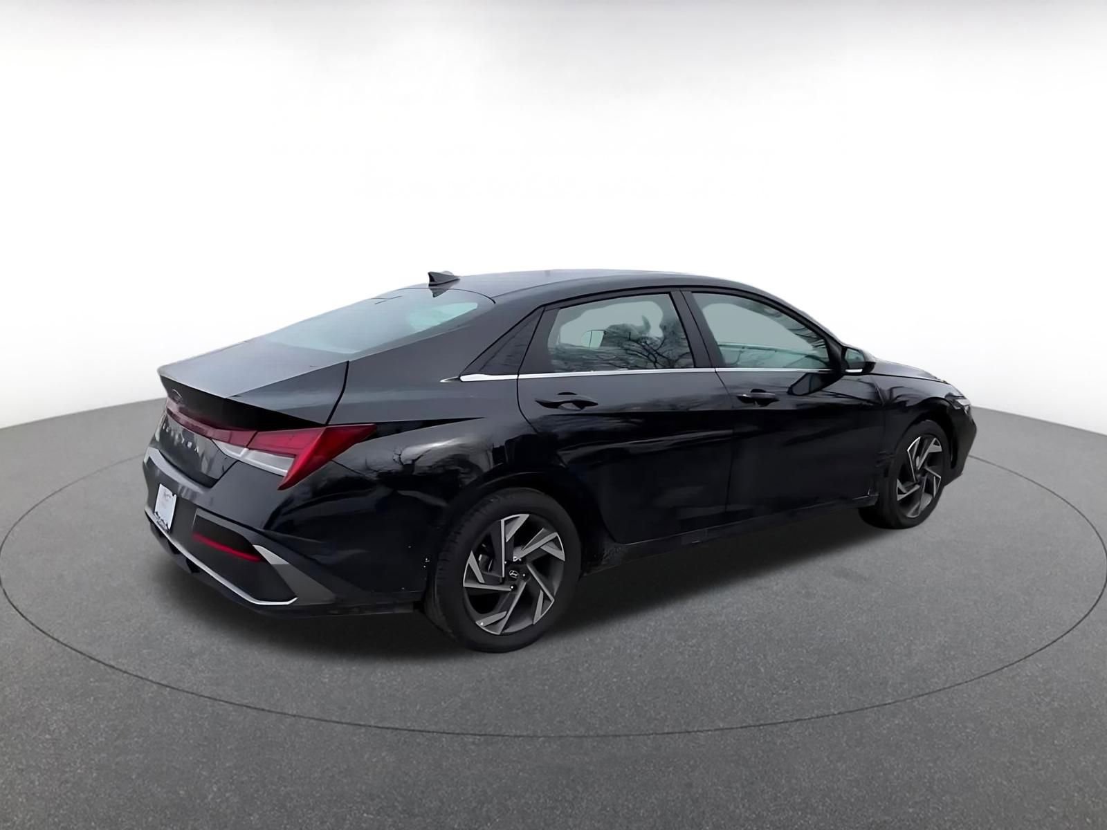 Thumbnail: 2025 Hyundai Elantra - 15