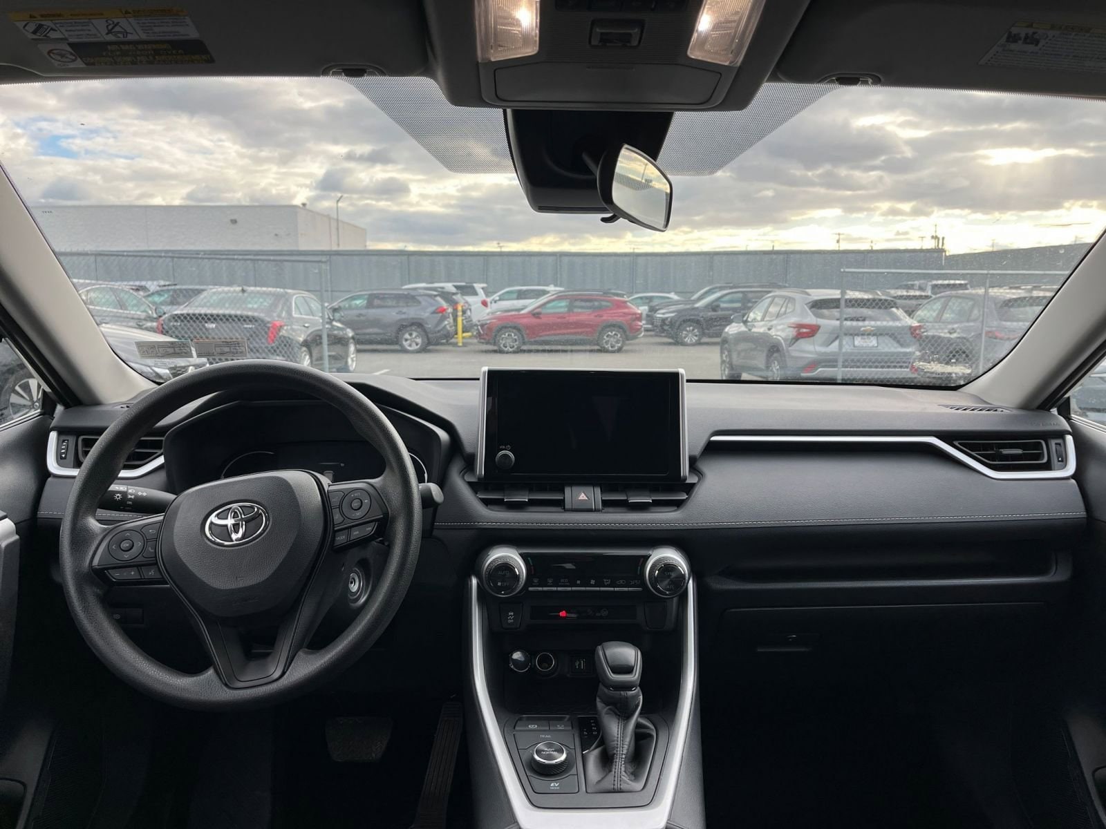 Thumbnail: 2025 Toyota RAV4 - 32