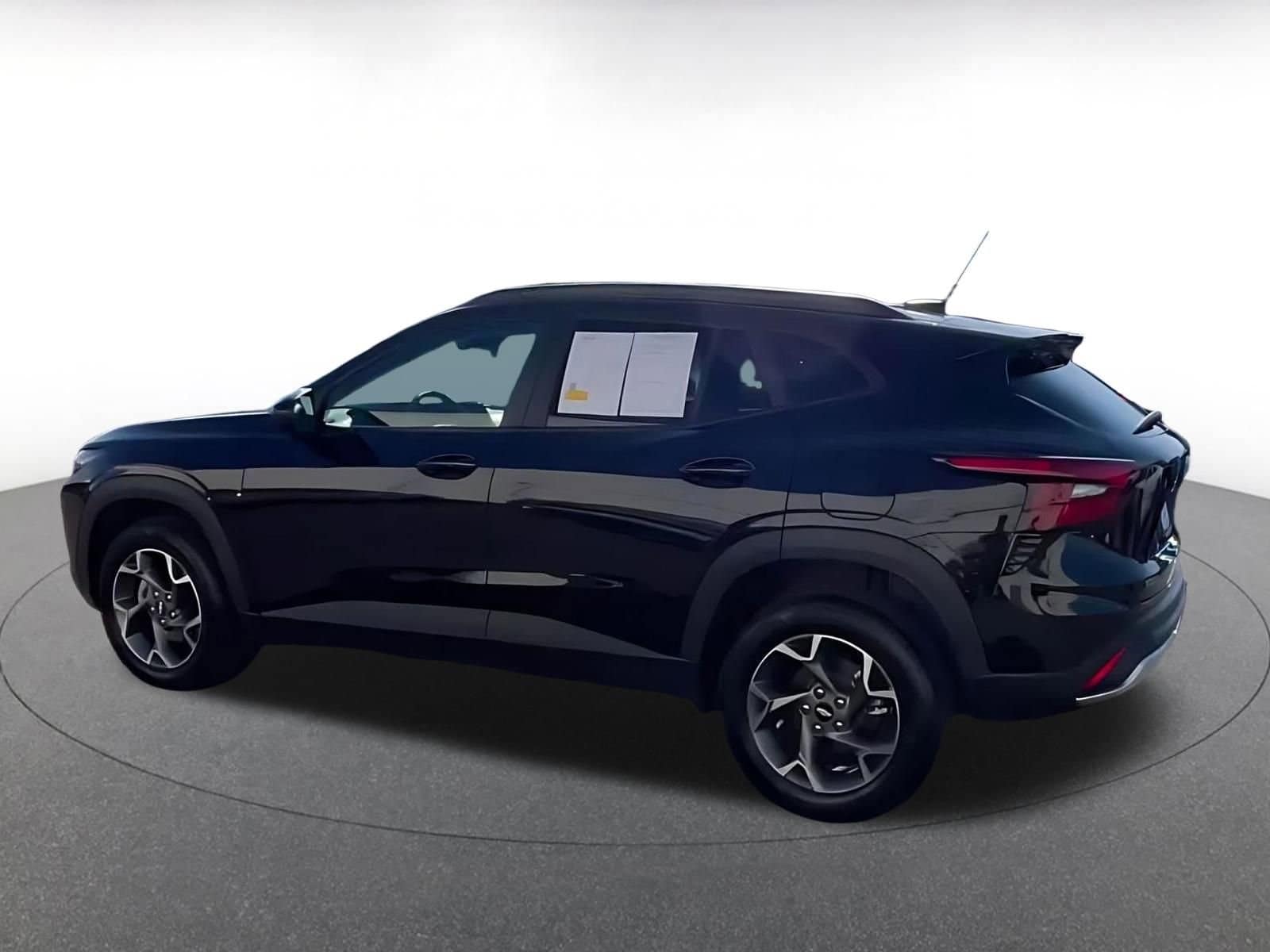 Thumbnail: 2025 Chevrolet Trax - 10