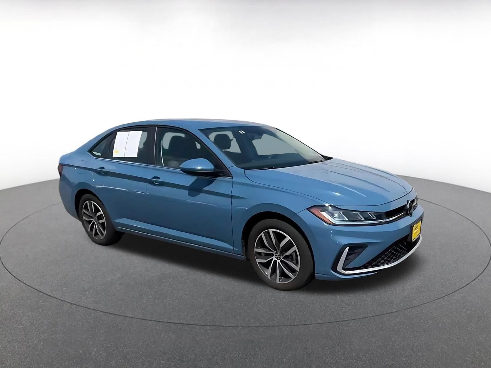 Thumbnail: 2025 Volkswagen Jetta - 2
