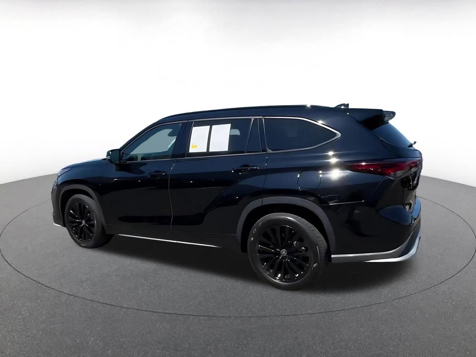 Thumbnail: 2025 Toyota Highlander - 8