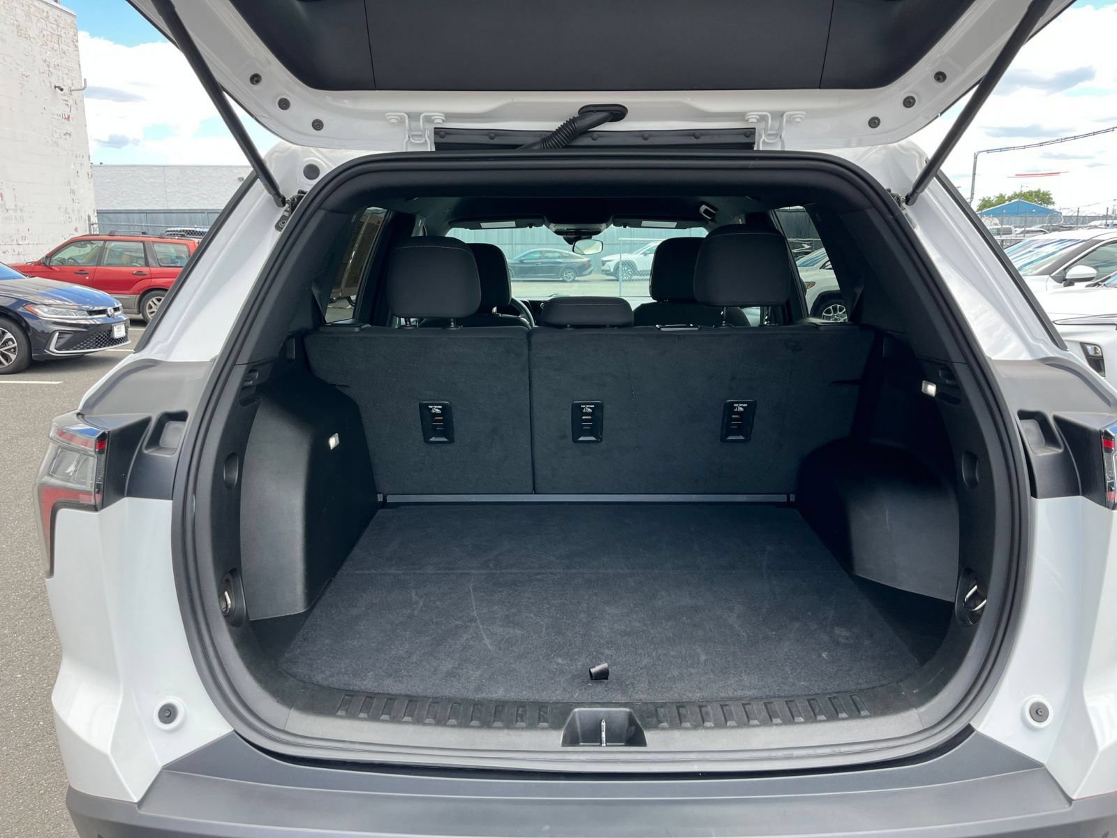 Thumbnail: 2025 Chevrolet Equinox - 31