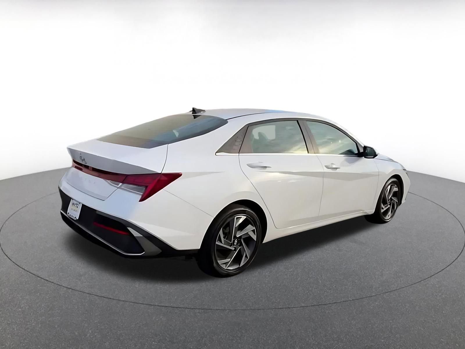 Thumbnail: 2025 Hyundai Elantra - 15