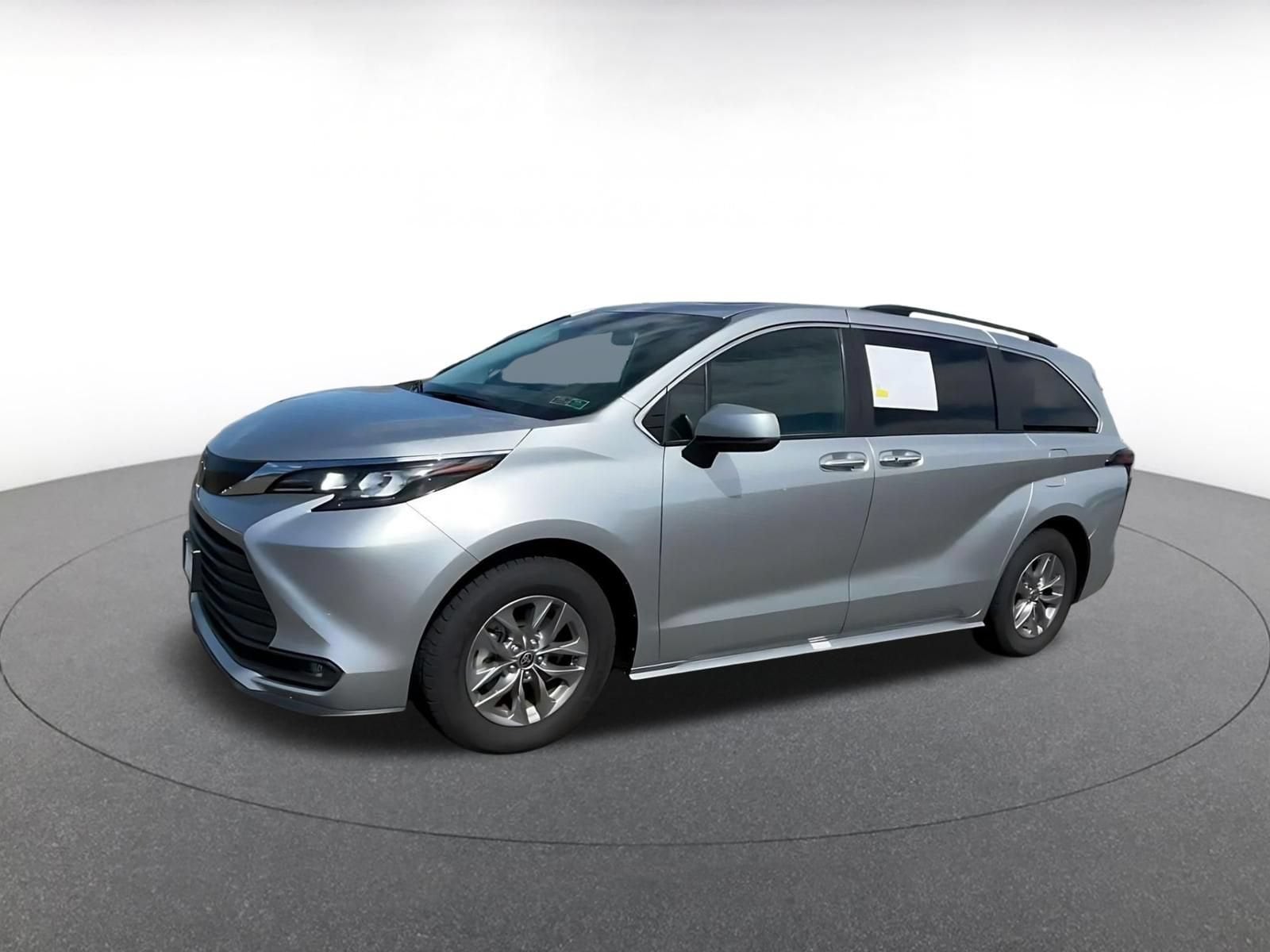 Thumbnail: 2025 Toyota Sienna - 7