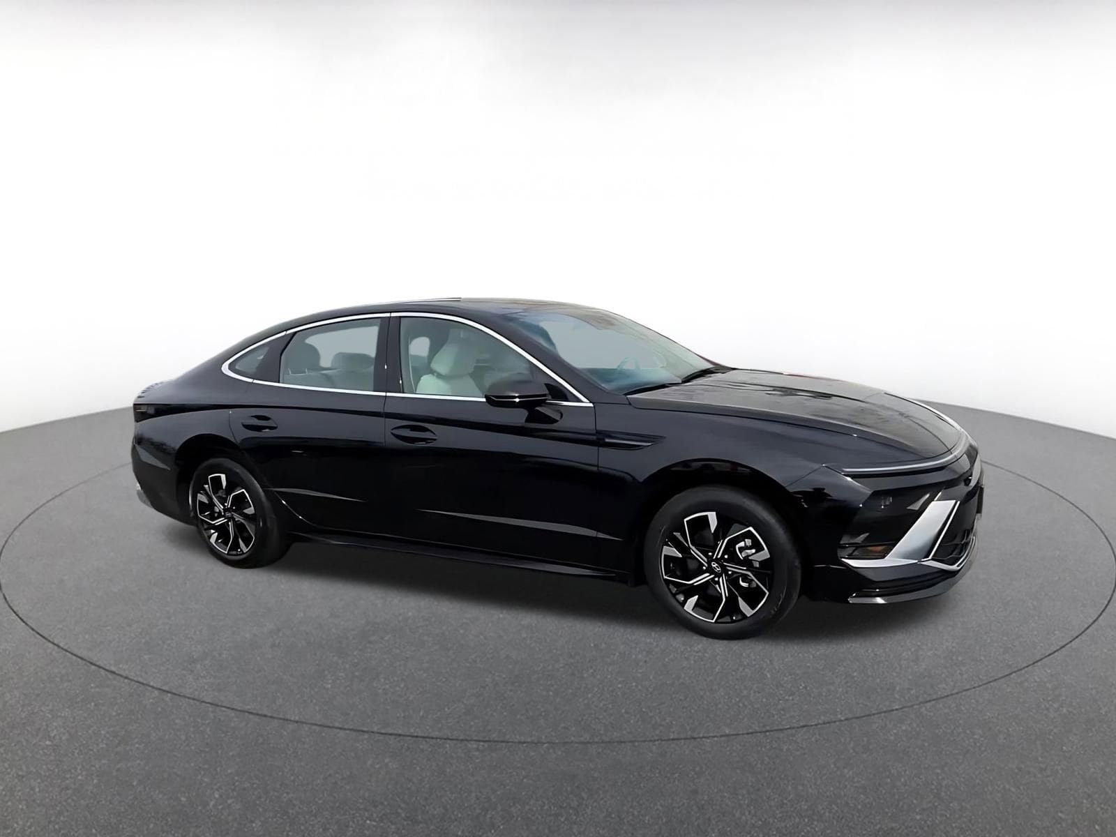 Thumbnail: 2025 Hyundai Sonata - 2