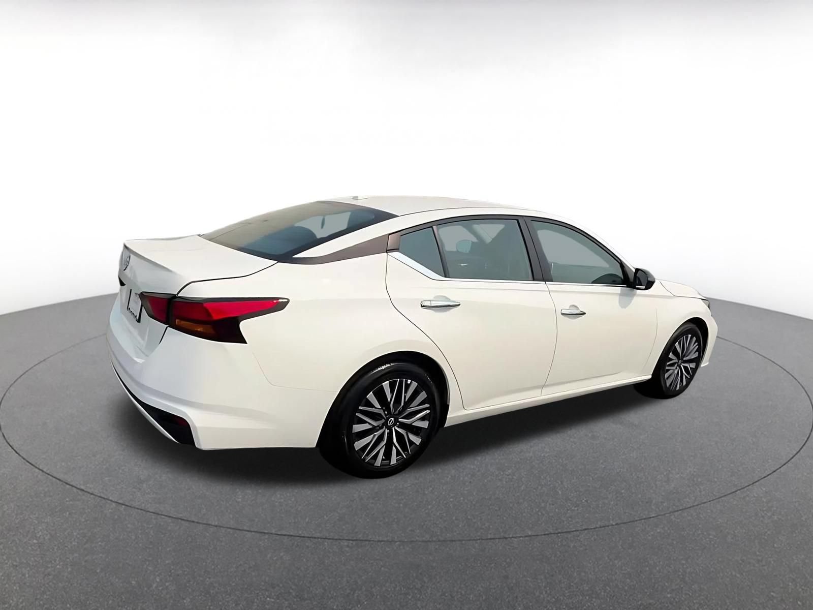 Thumbnail: 2025 Nissan Altima - 14