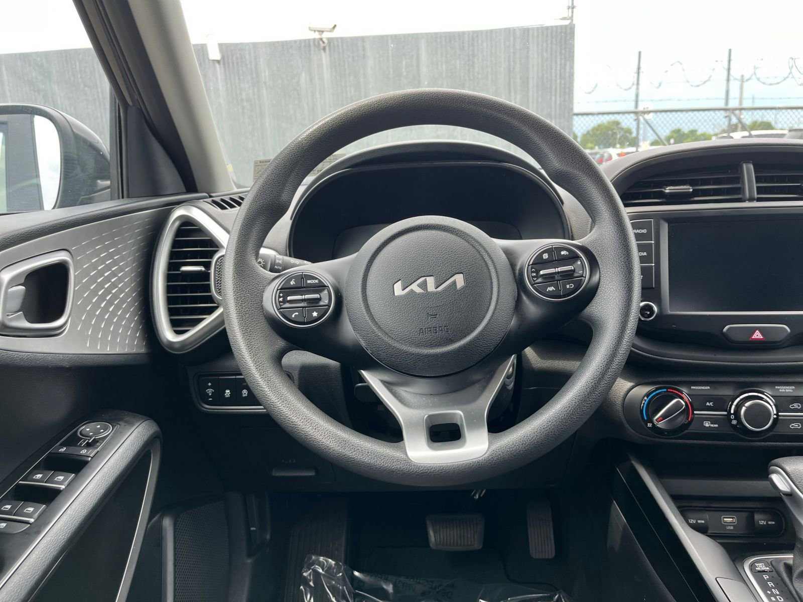 Thumbnail: 2023 Kia Soul - 26
