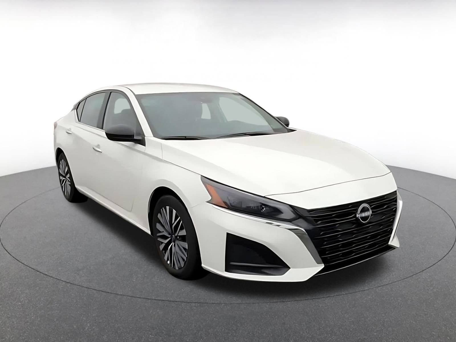 Thumbnail: 2025 Nissan Altima - 2