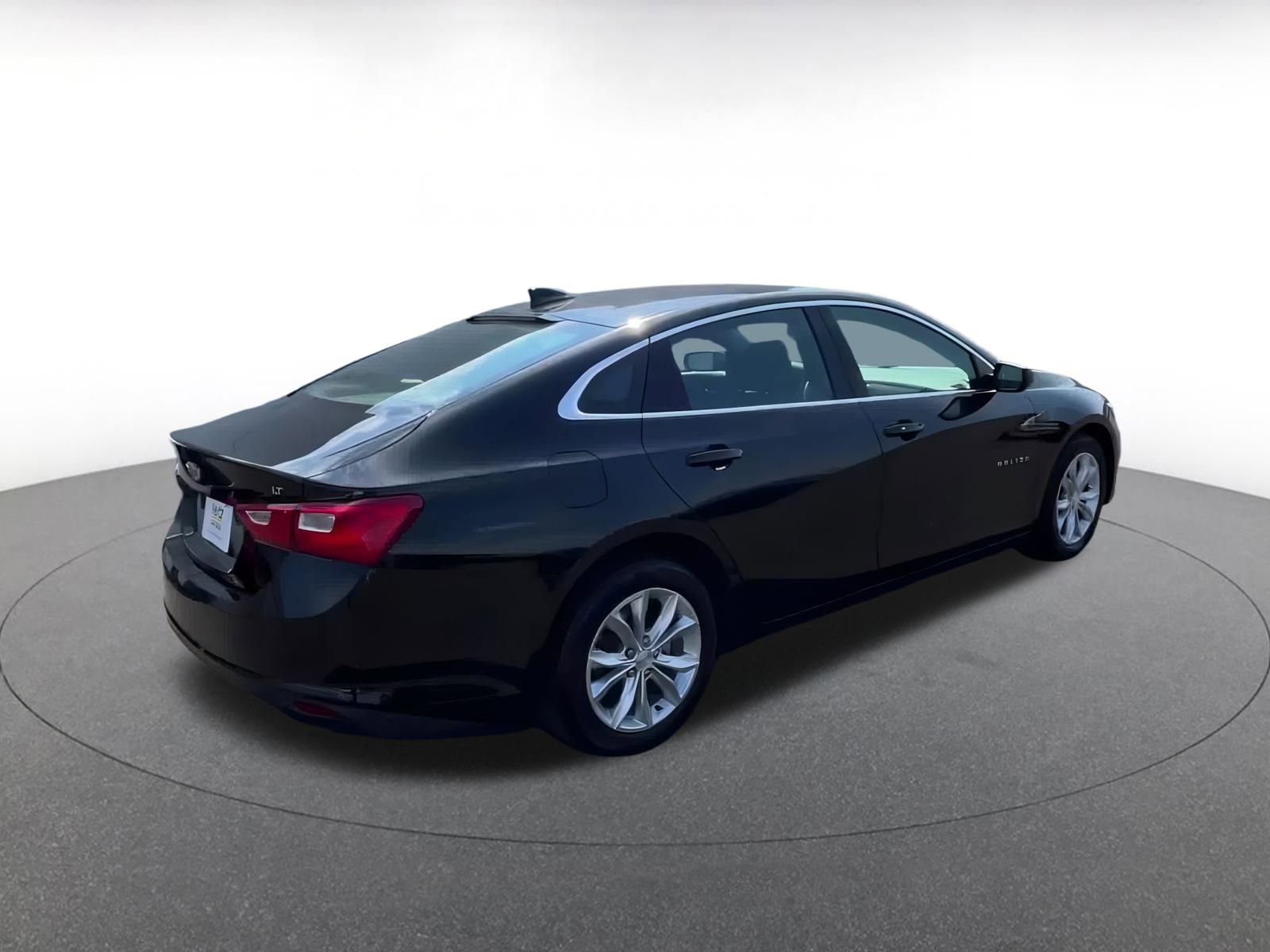 Thumbnail: 2024 Chevrolet Malibu - 15