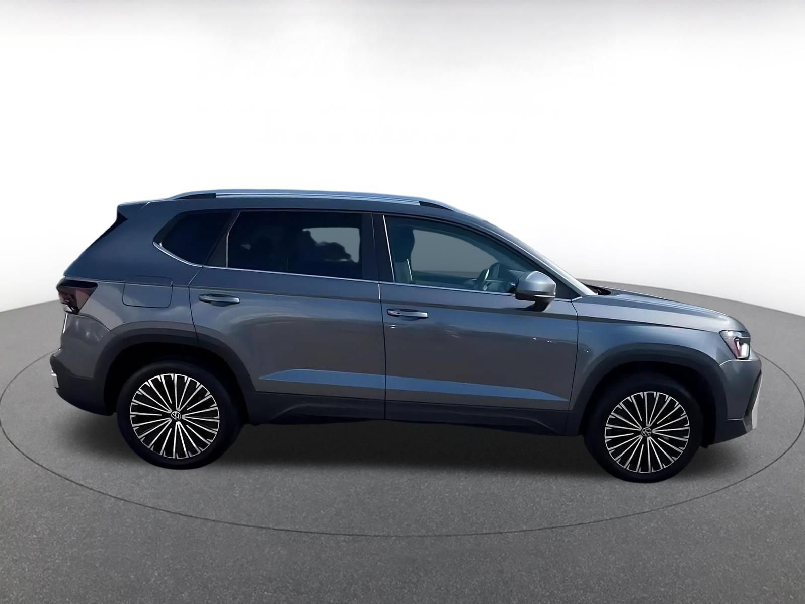 Thumbnail: 2025 Volkswagen Taos - 16