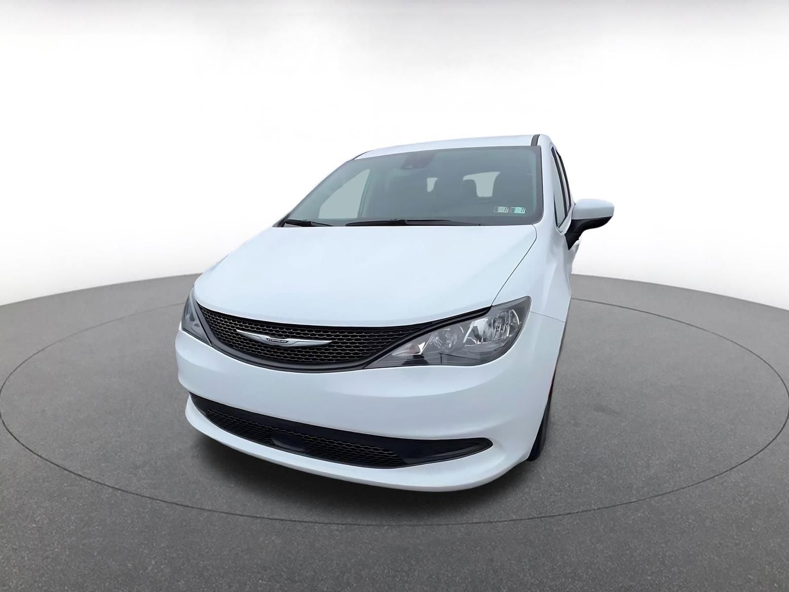 Thumbnail: 2023 Chrysler Voyager - 6