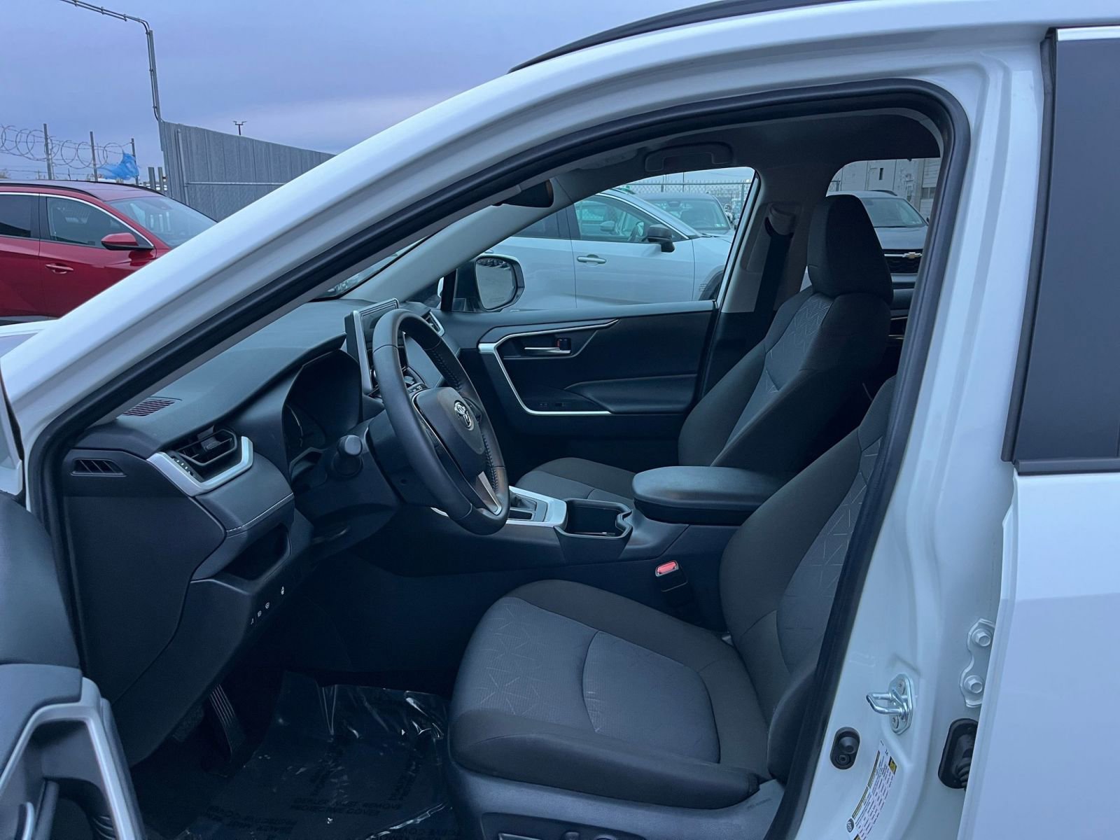 Thumbnail: 2025 Toyota RAV4 - 27