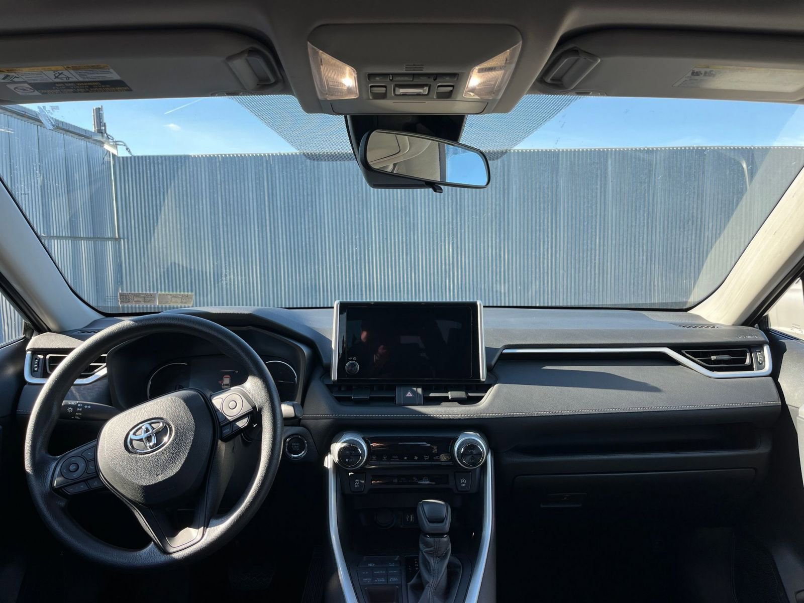 Thumbnail: 2025 Toyota RAV4 - 34