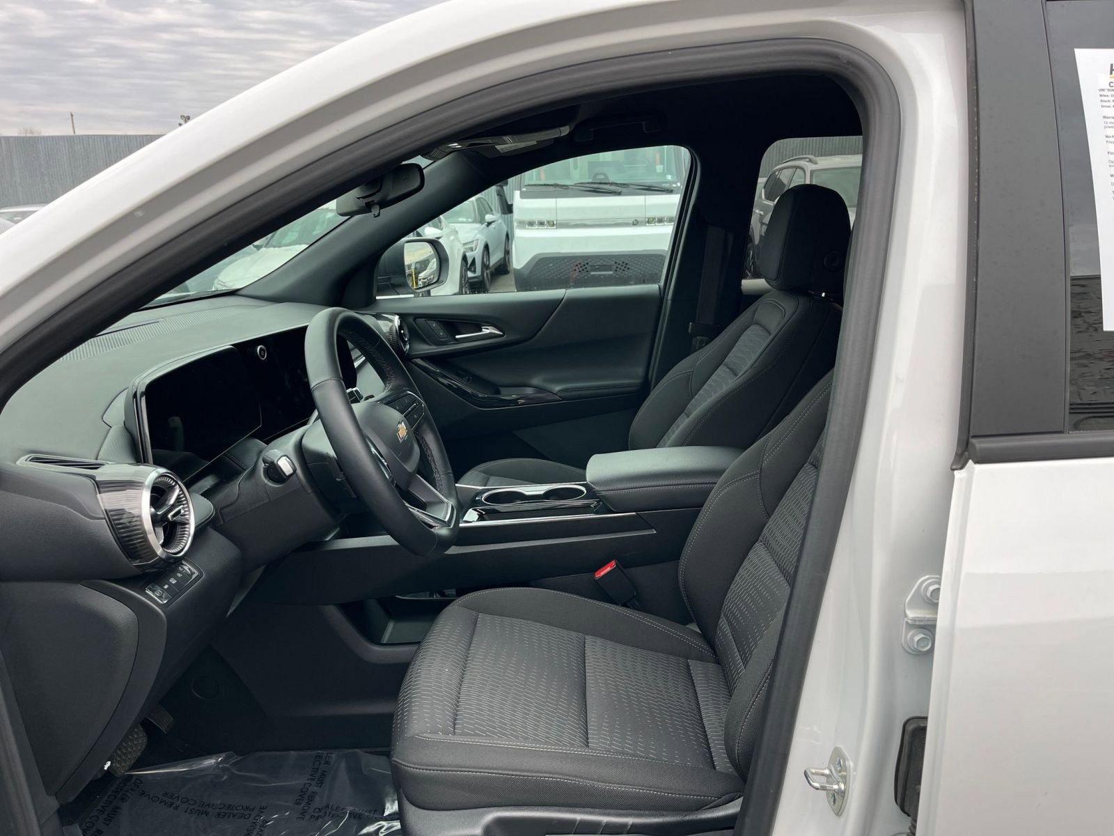 Thumbnail: 2025 Chevrolet Equinox - 26