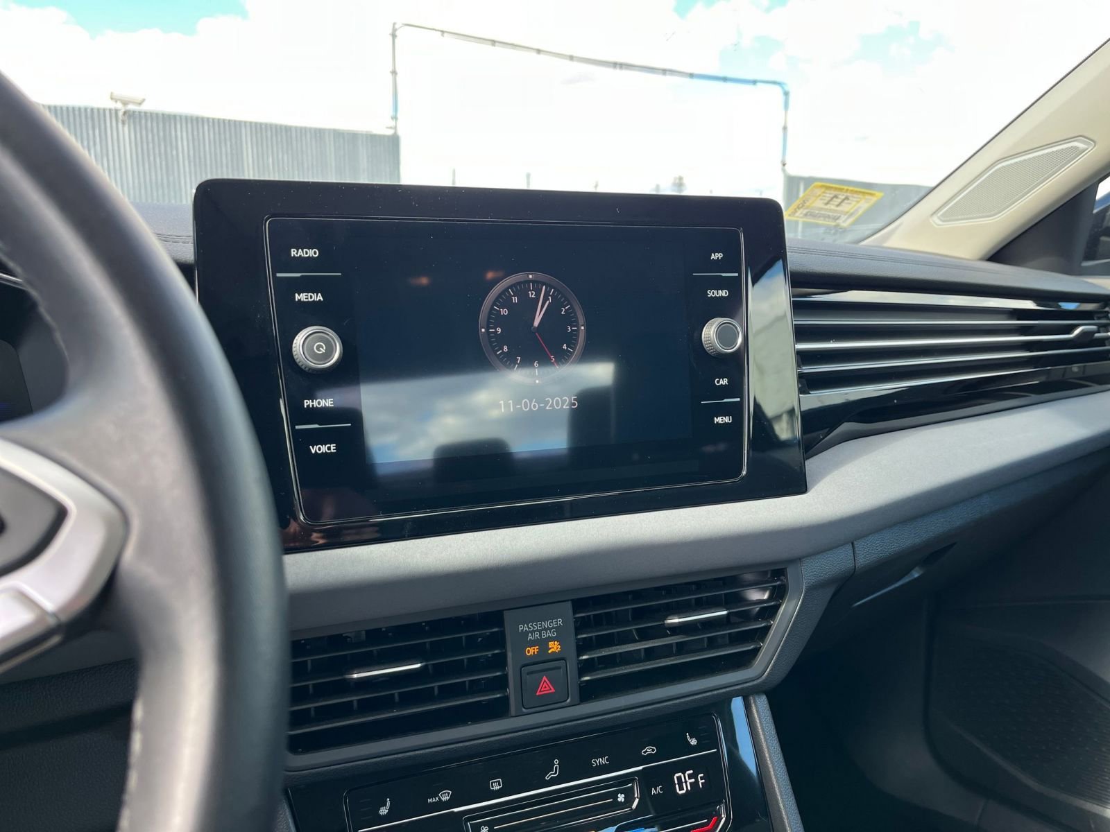 Thumbnail: 2025 Volkswagen Jetta - 21