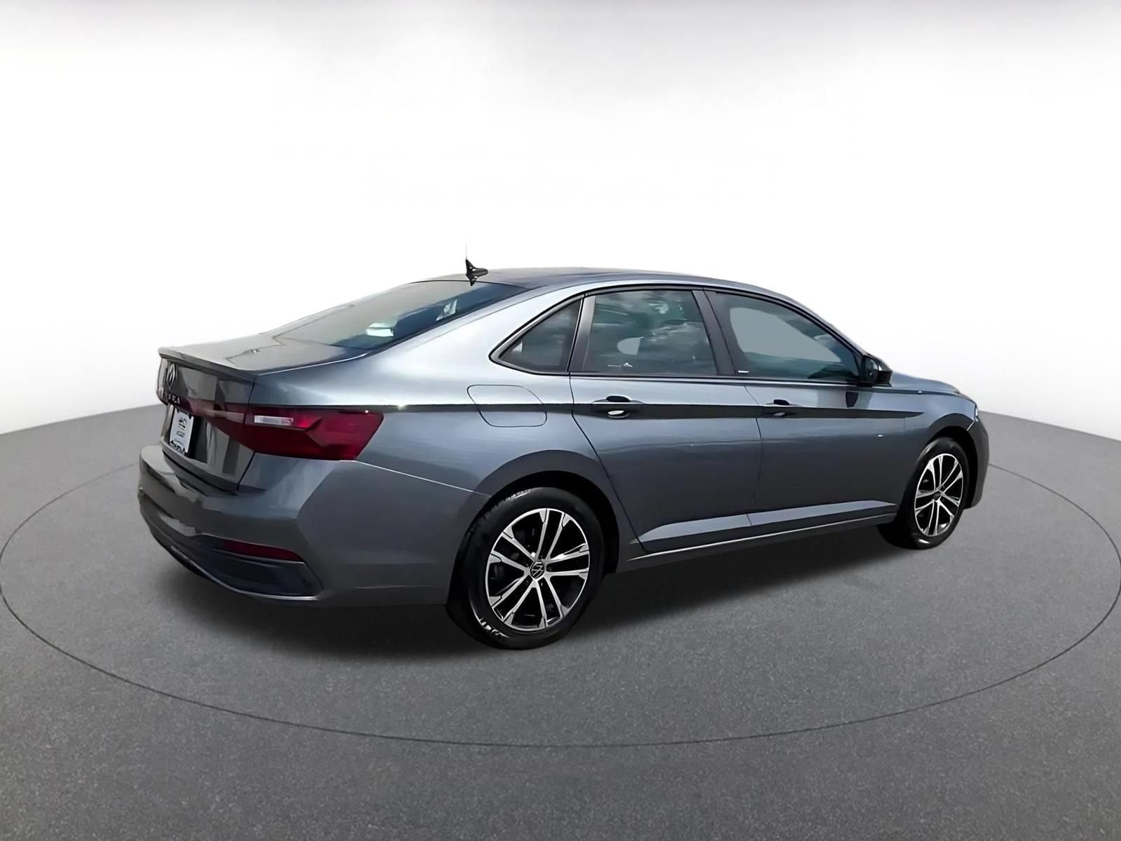 Thumbnail: 2025 Volkswagen Jetta - 15