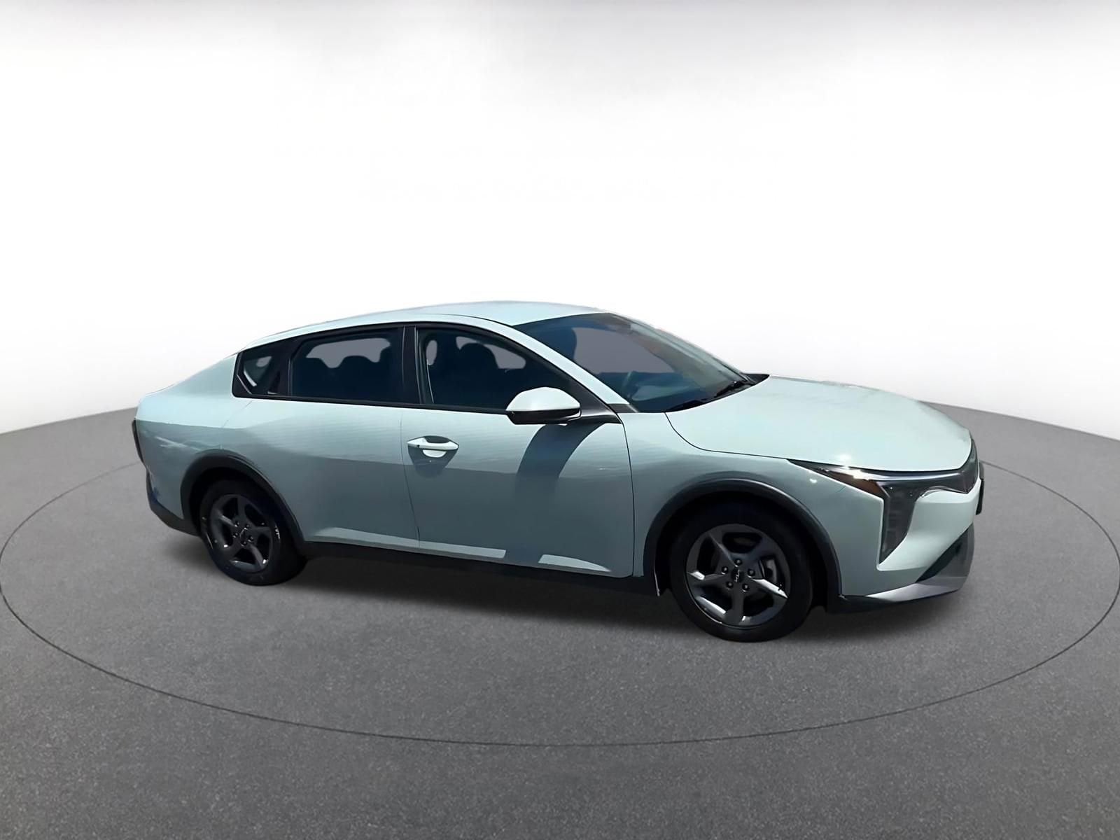 Thumbnail: 2025 Kia K4 - 2