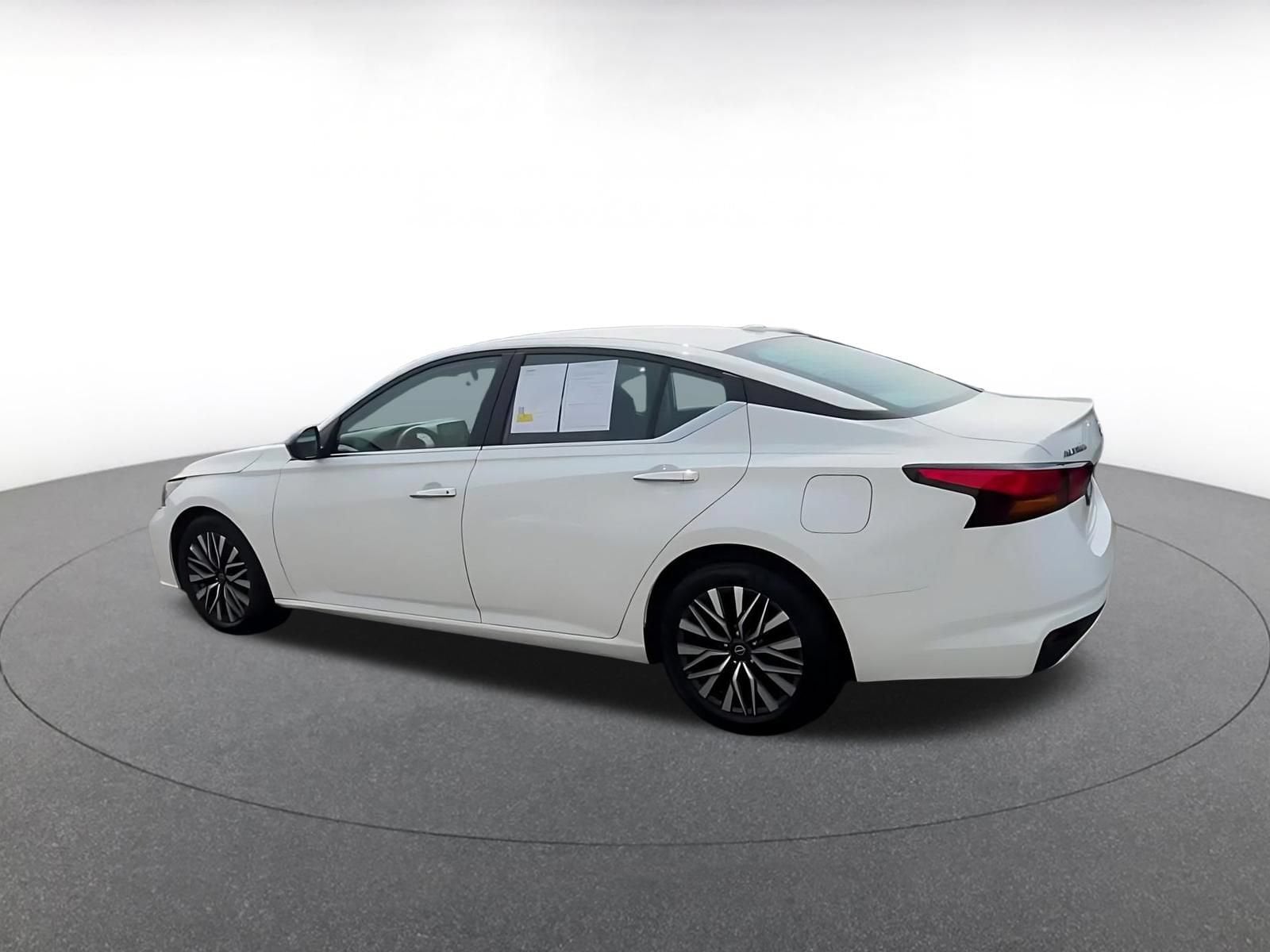 Thumbnail: 2025 Nissan Altima - 8