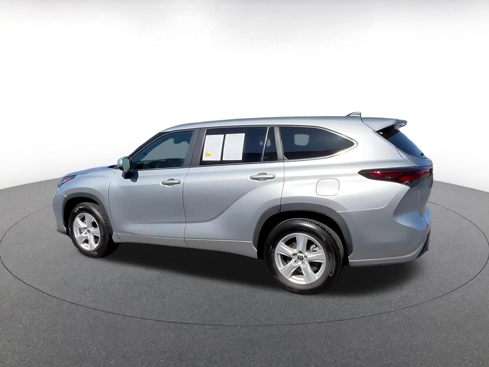 Thumbnail: 2025 Toyota Highlander - 8