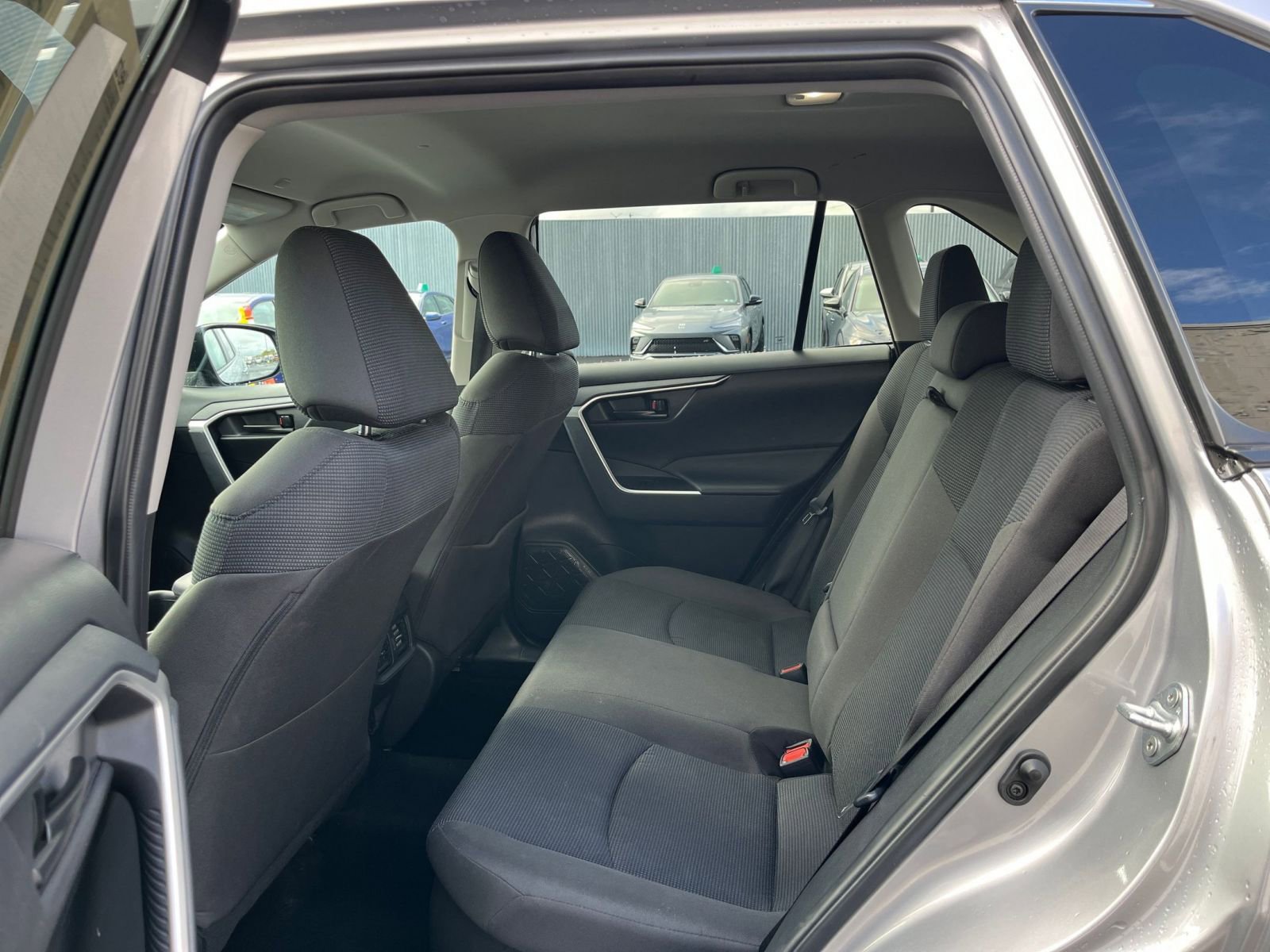 Thumbnail: 2025 Toyota RAV4 - 25