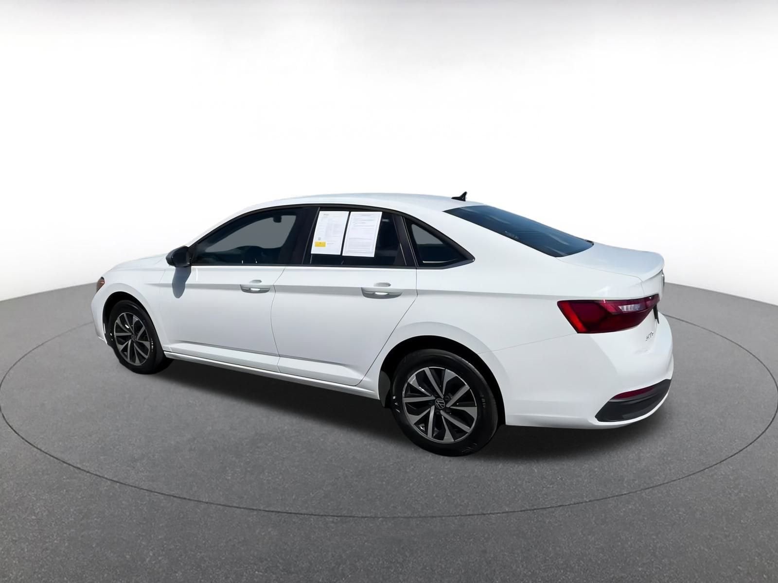 Thumbnail: 2024 Volkswagen Jetta - 10