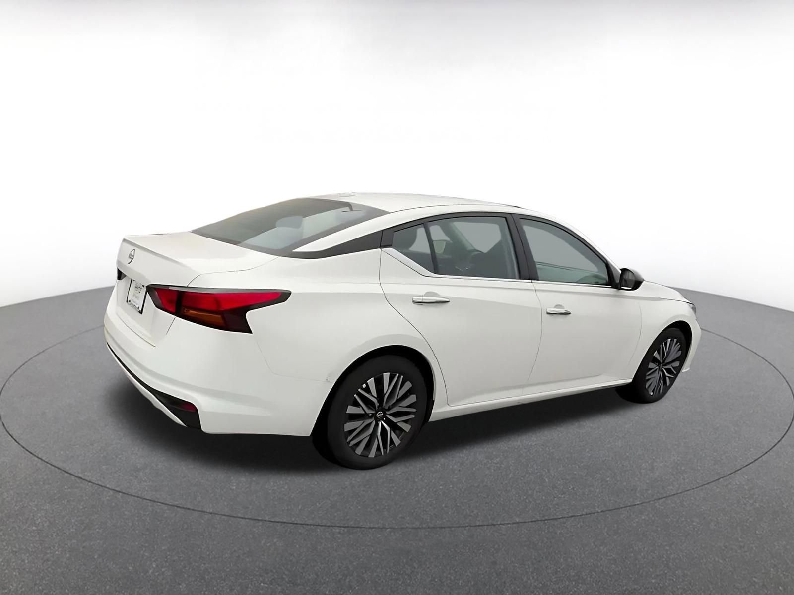 Thumbnail: 2025 Nissan Altima - 13