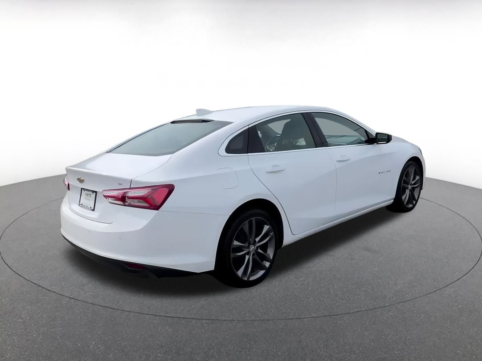 Thumbnail: 2024 Chevrolet Malibu - 15