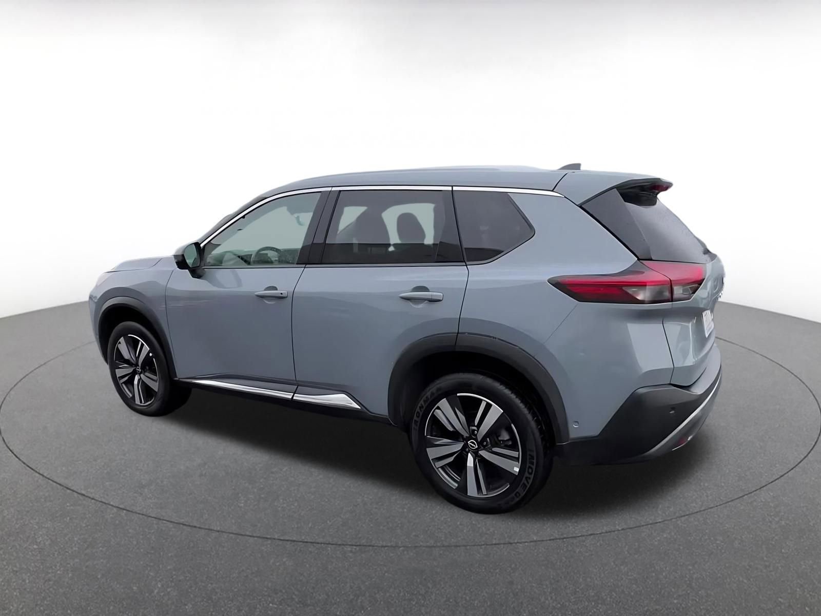 Thumbnail: 2023 Nissan Rogue - 10