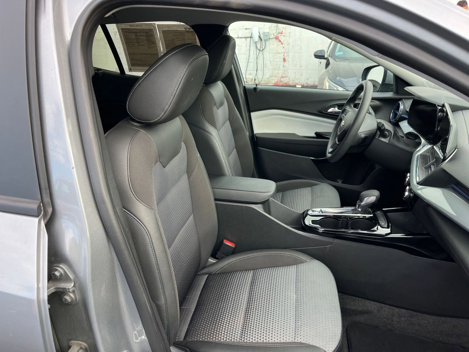 Thumbnail: 2025 Chevrolet Trax - 35