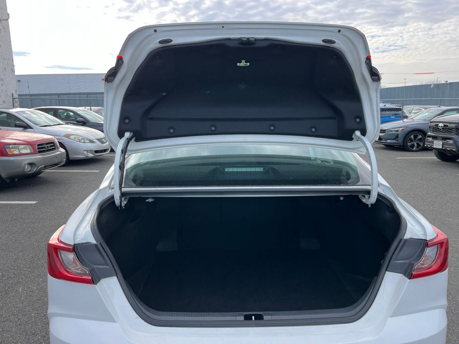 Thumbnail: 2025 Toyota Camry - 30