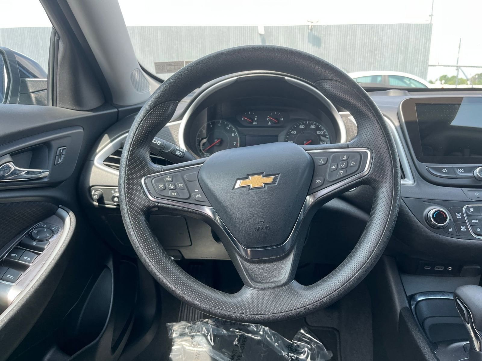 Thumbnail: 2023 Chevrolet Malibu - 28