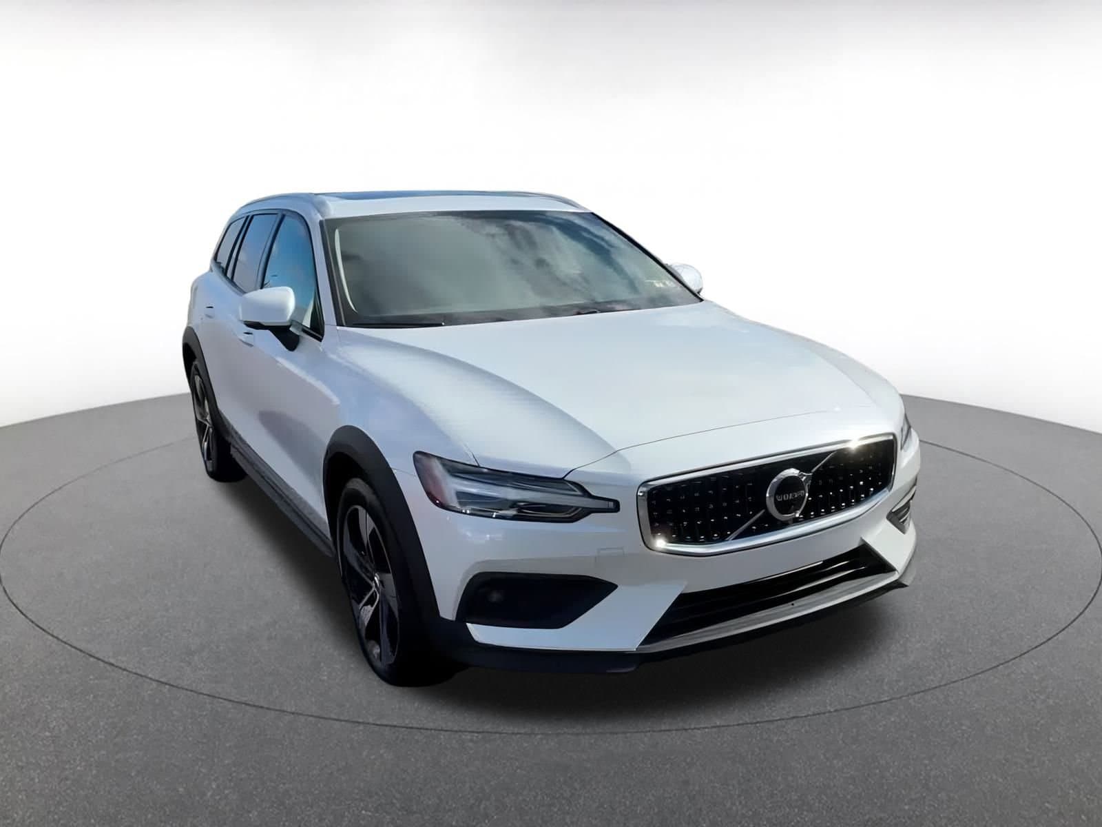 Thumbnail: 2025 Volvo S60 - 3