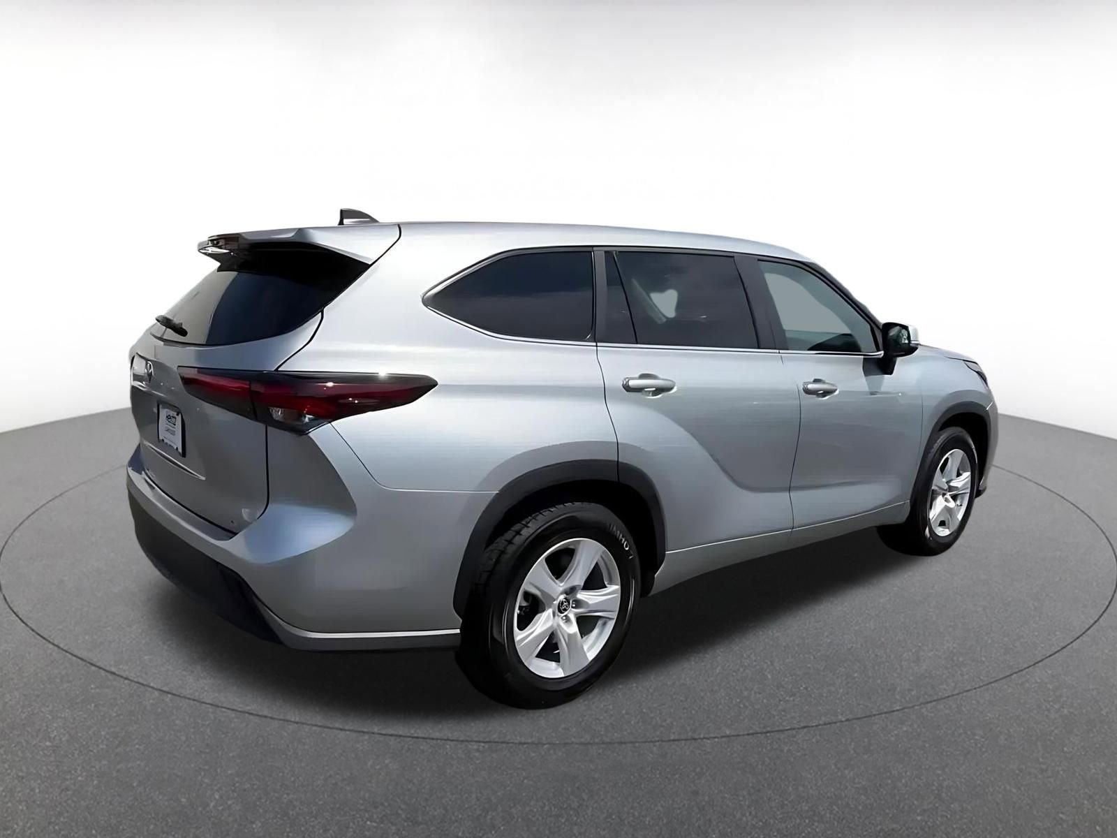 Thumbnail: 2025 Toyota Highlander - 15