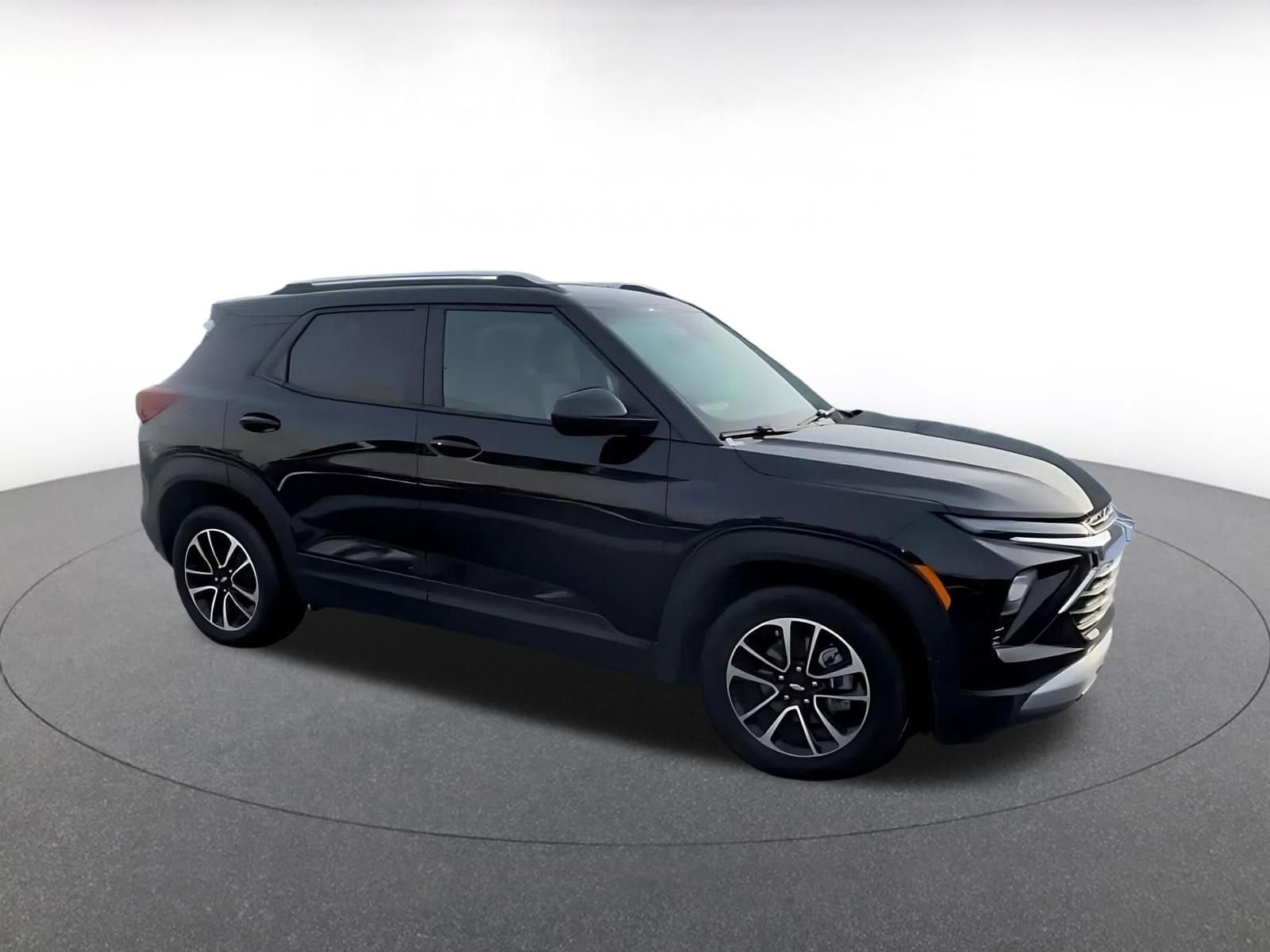 Thumbnail: 2025 Chevrolet TrailBlazer - 2