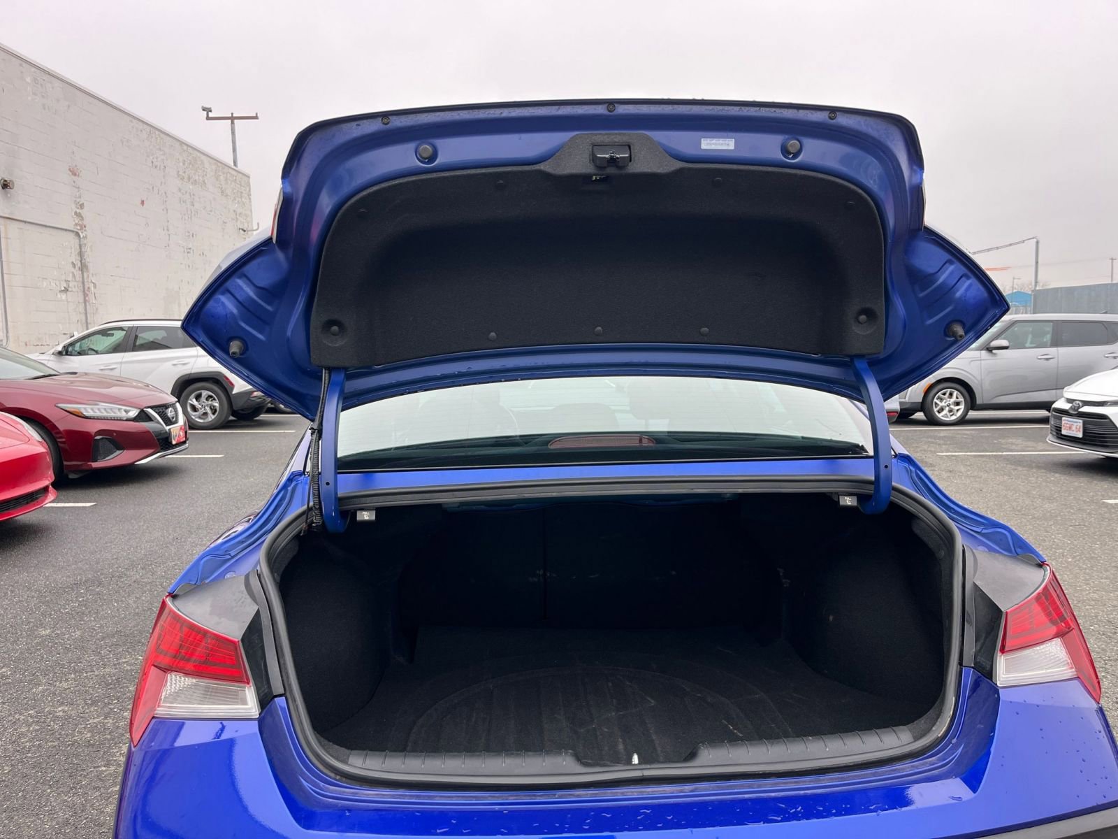 Thumbnail: 2025 Hyundai Elantra - 32