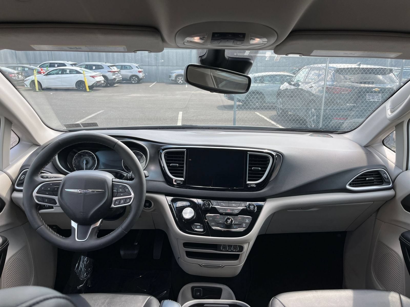 Thumbnail: 2024 Chrysler Pacifica - 35