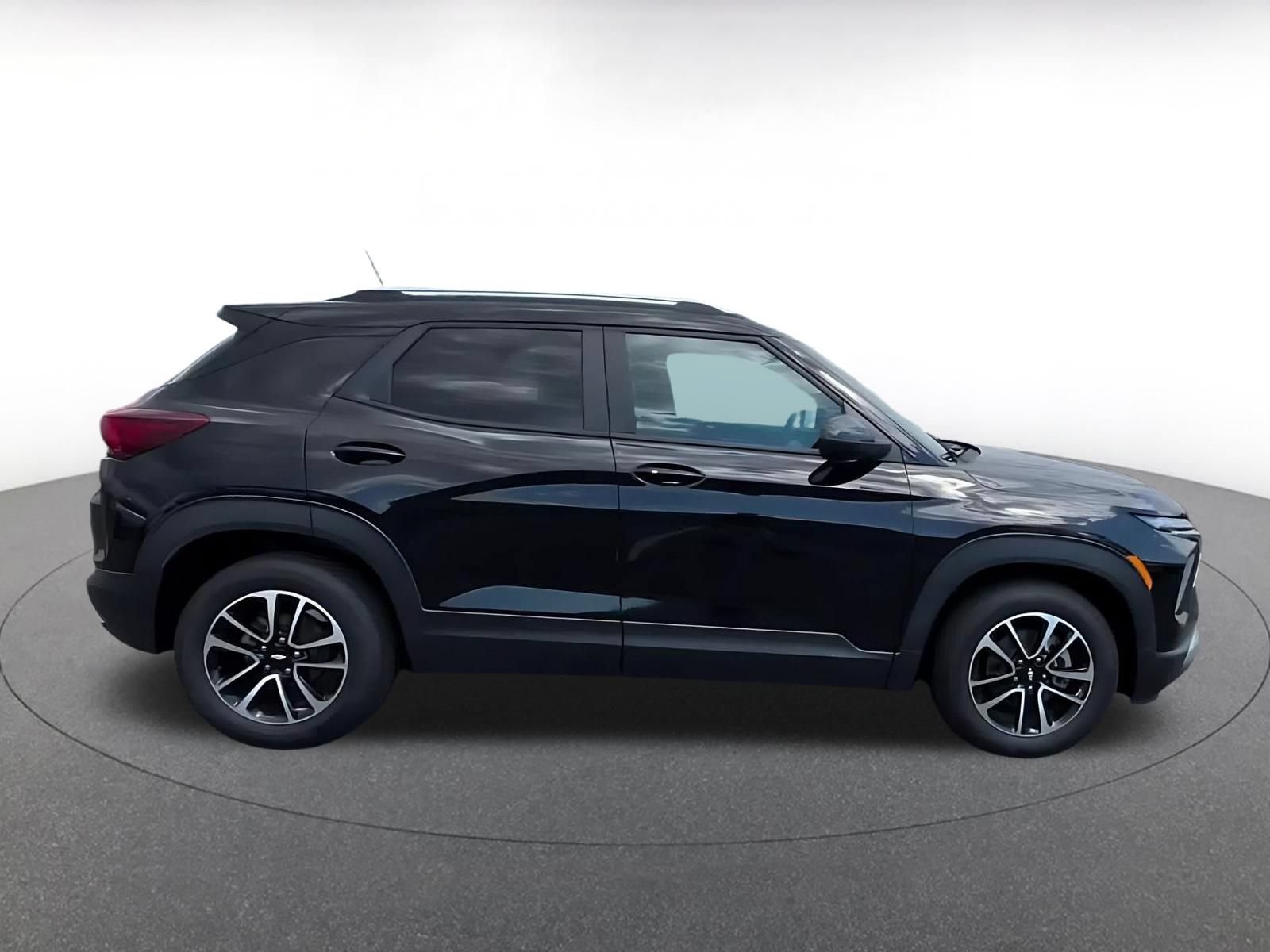 Thumbnail: 2025 Chevrolet TrailBlazer - 16