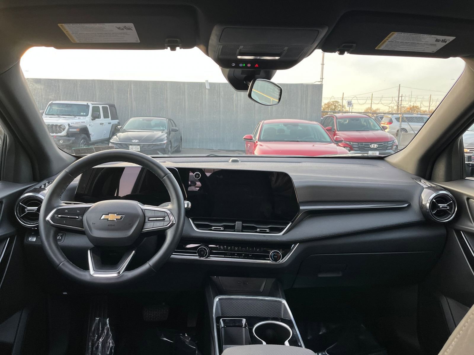 Thumbnail: 2025 Chevrolet Equinox - 32